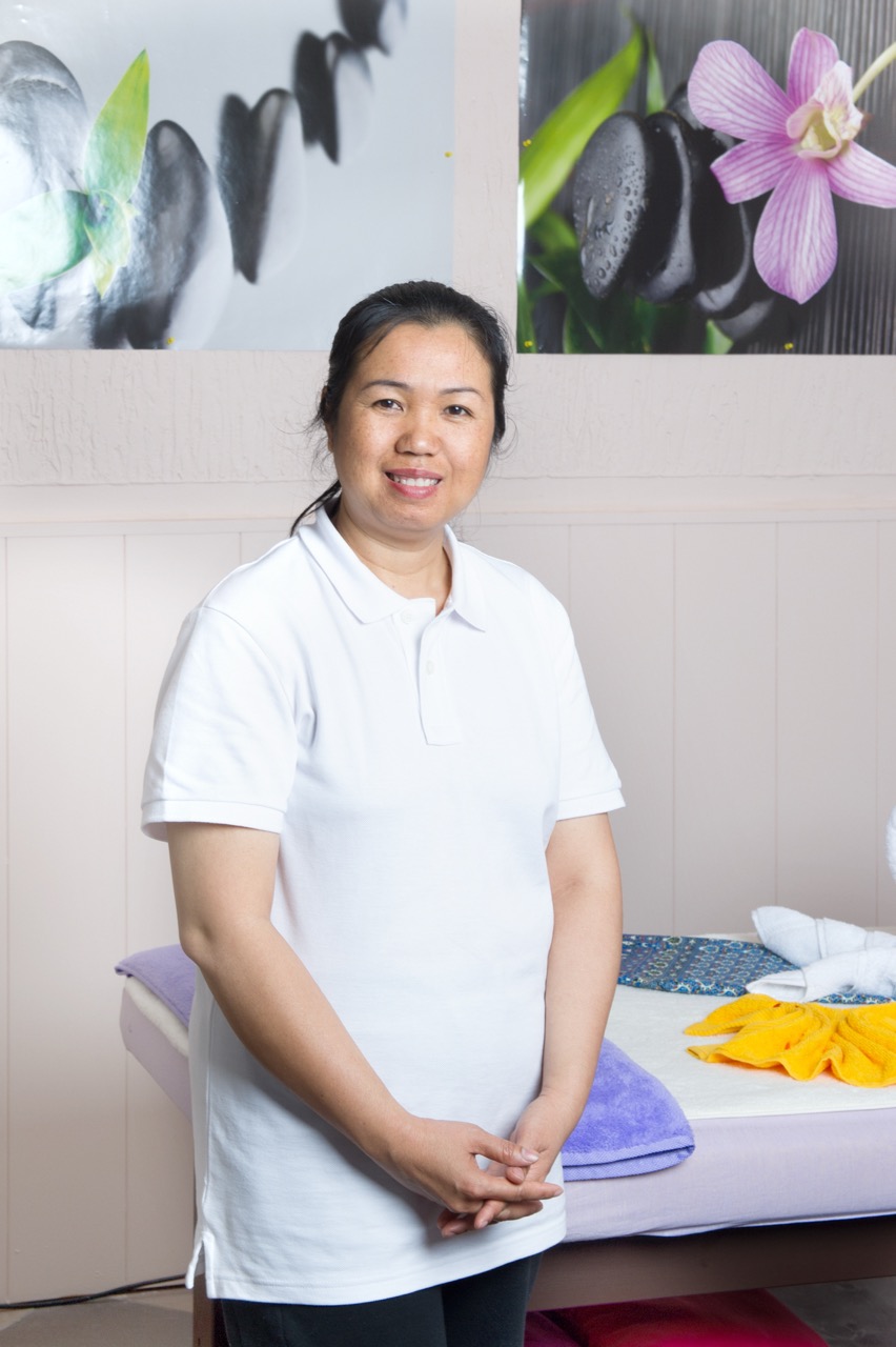 Khamphian Trieschmann - Ihre Expertin für traditionelle Thai-Massage in Bocholt